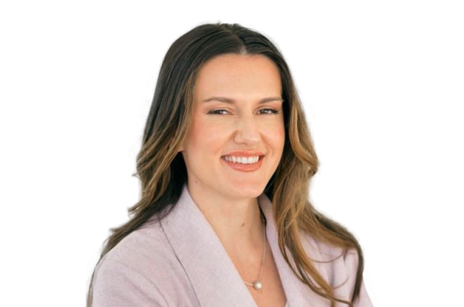 Sarah Phliponeau headshot